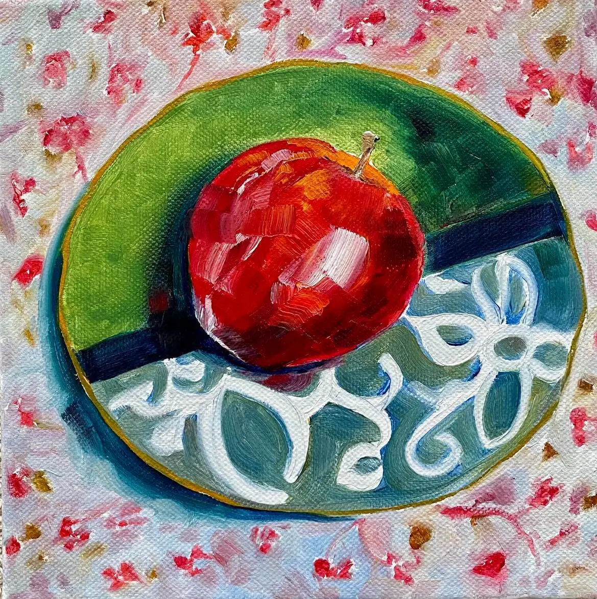 Apple-on-Green-Plate