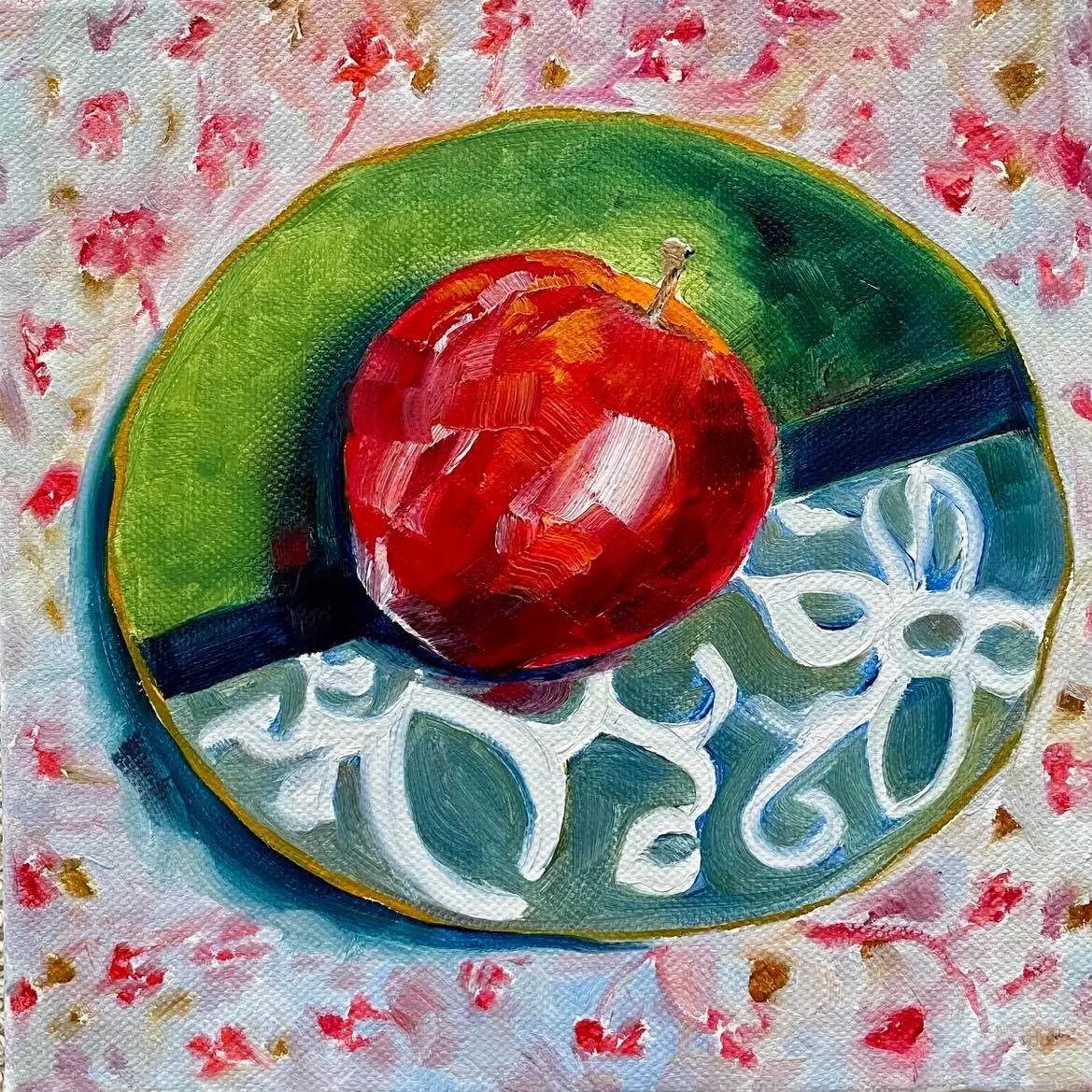 Apple-on-Green-Plate